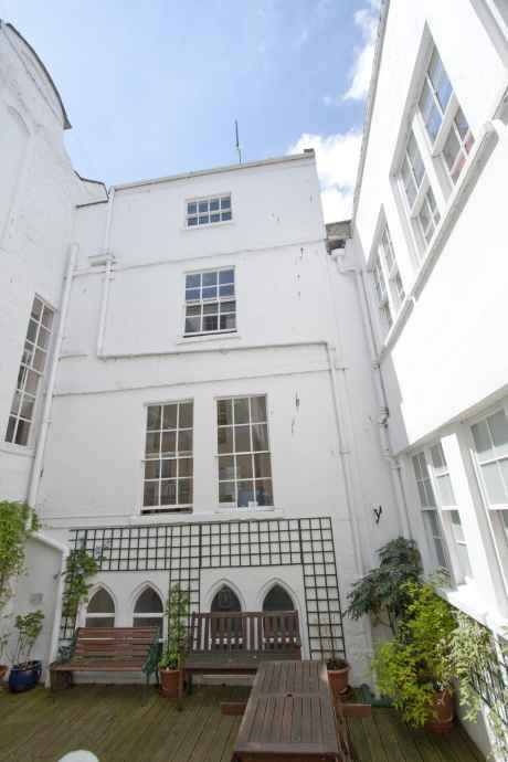 Jardin Ecole Kaplan. Bath