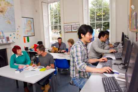 Salle multimédia-Ecole Kaplan à Dublin