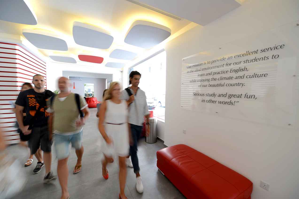 Etudiants en séjour linguistique d'anglais à Sliema à Malte en Méditerranée