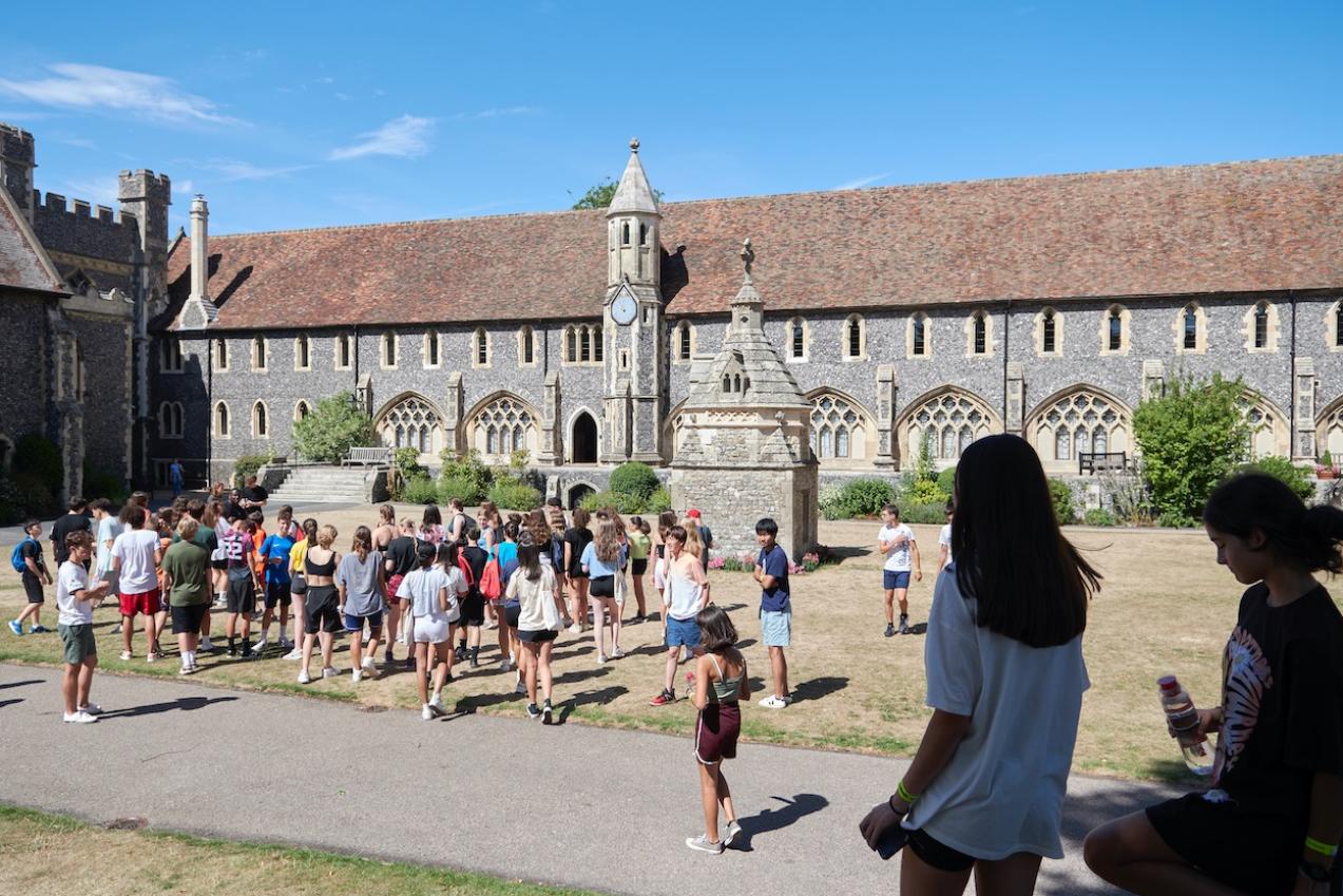 Canterbury - St Giles avec Move and Study